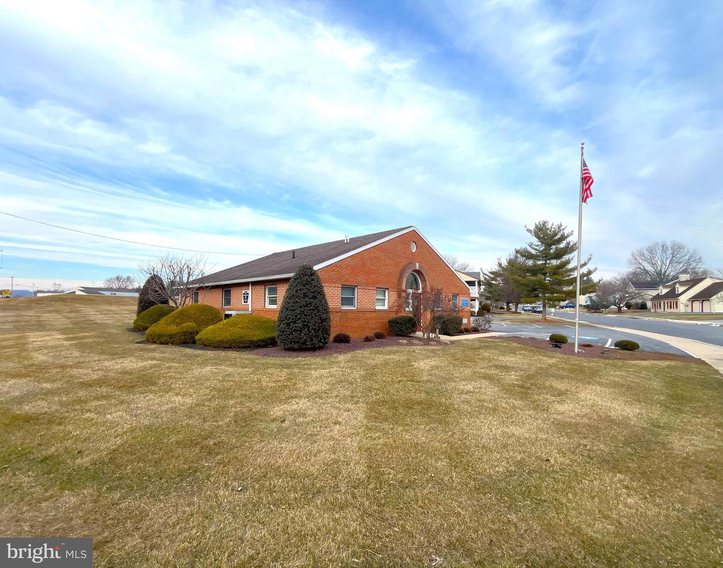 2 Cardinal Dr Property Photo 2