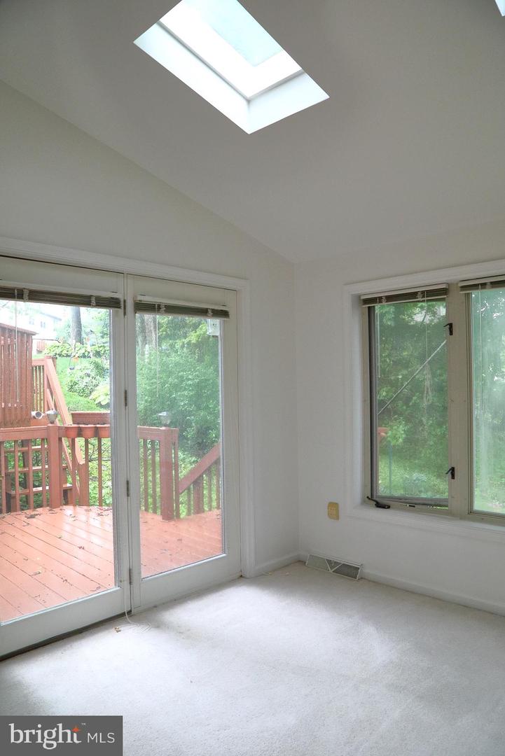 114 River Bend Park Property Photo 3