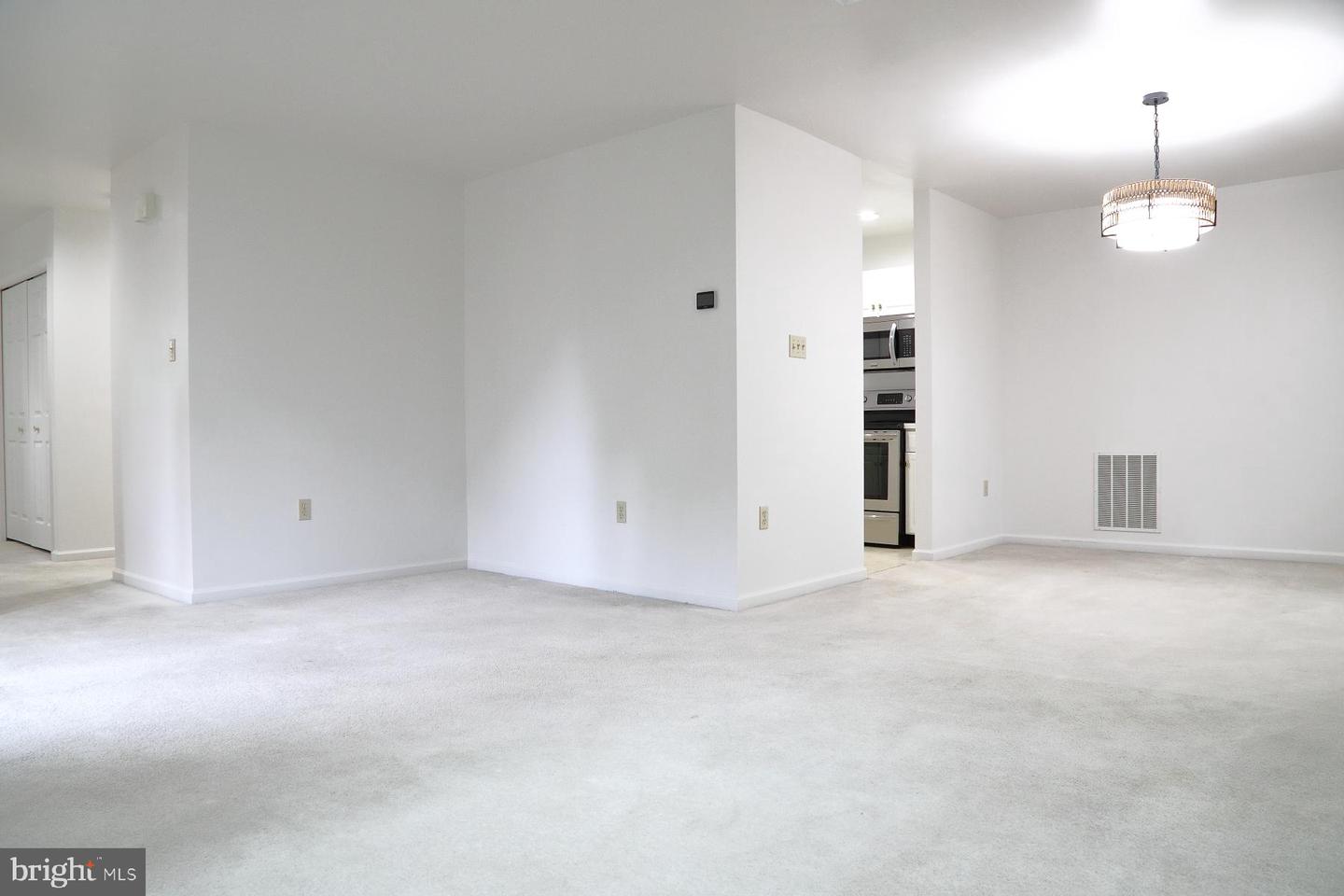 114 River Bend Park Property Photo 11