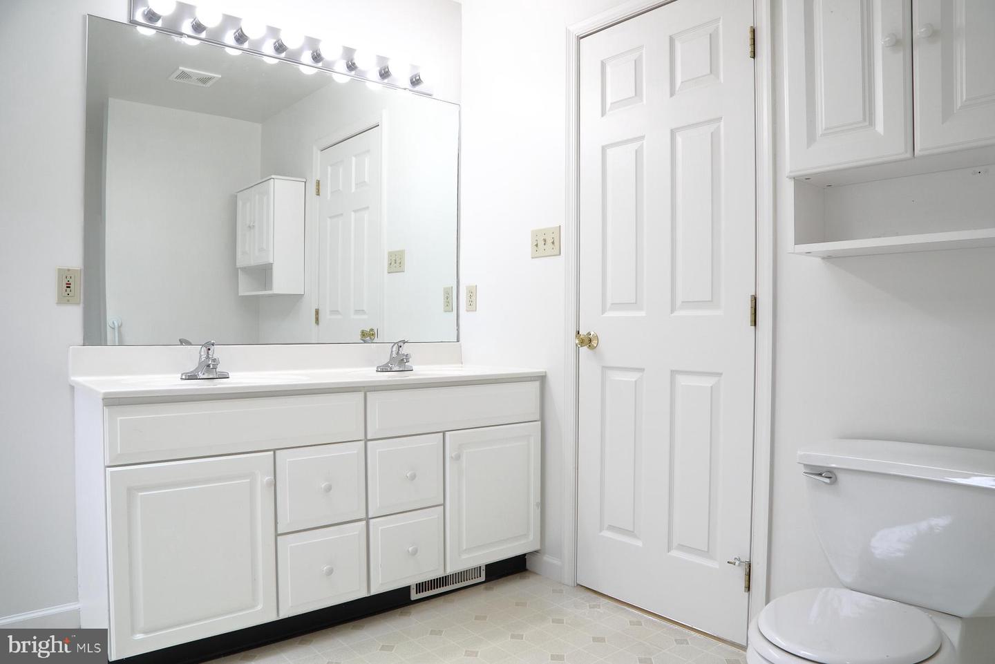 114 River Bend Park Property Photo 30