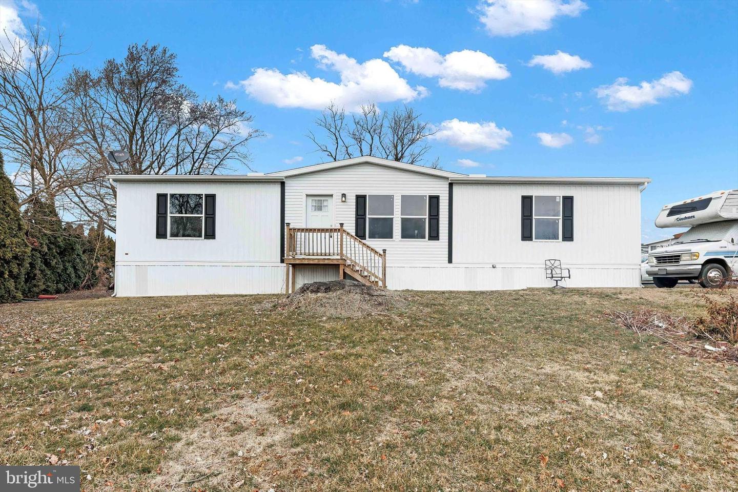 3 Candle Ln Property Photo