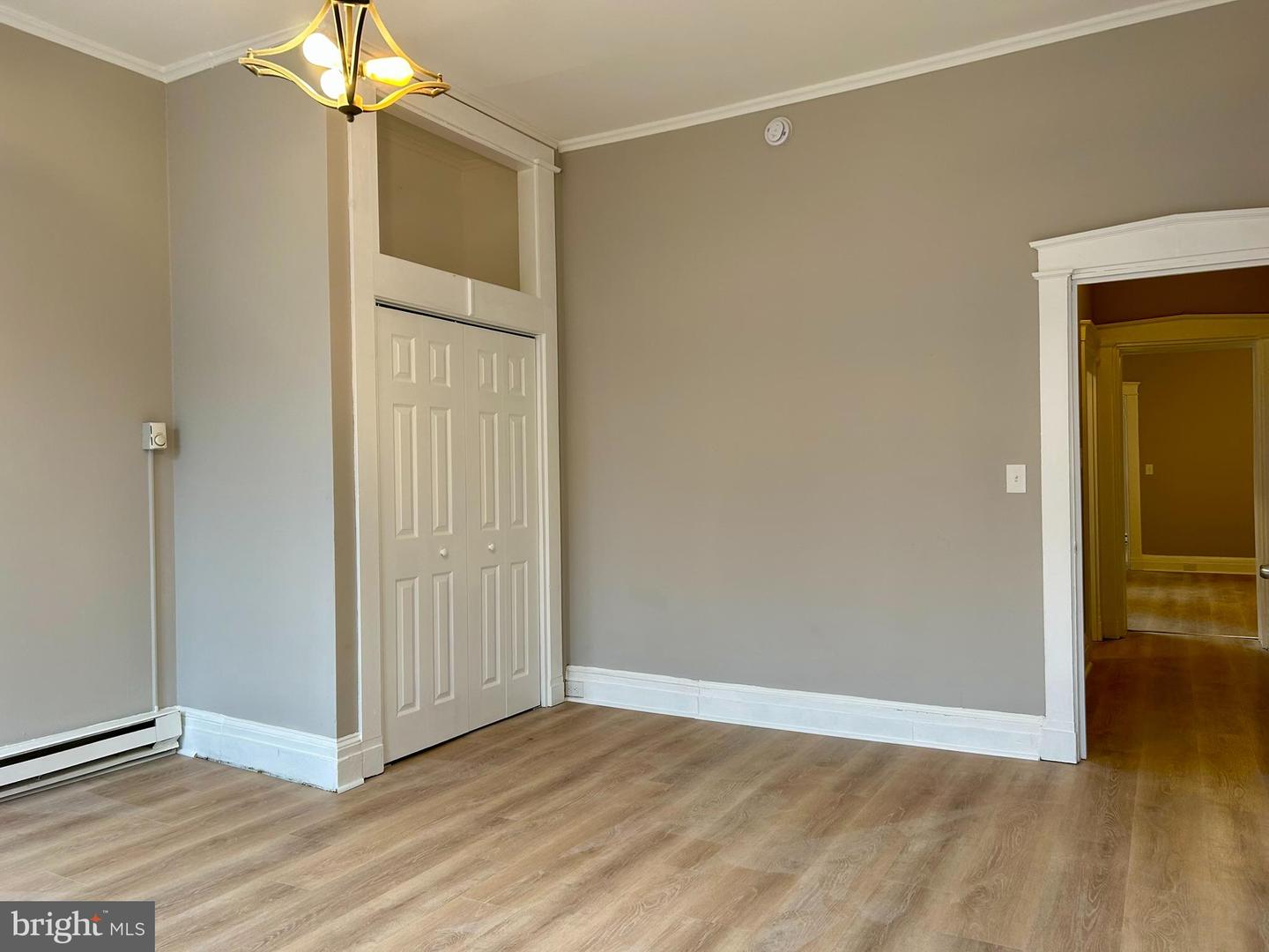 229 E King St Property Photo 5