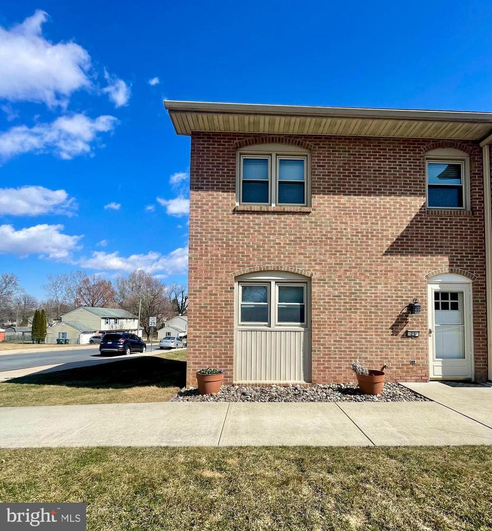 25 Fulton St Property Photo