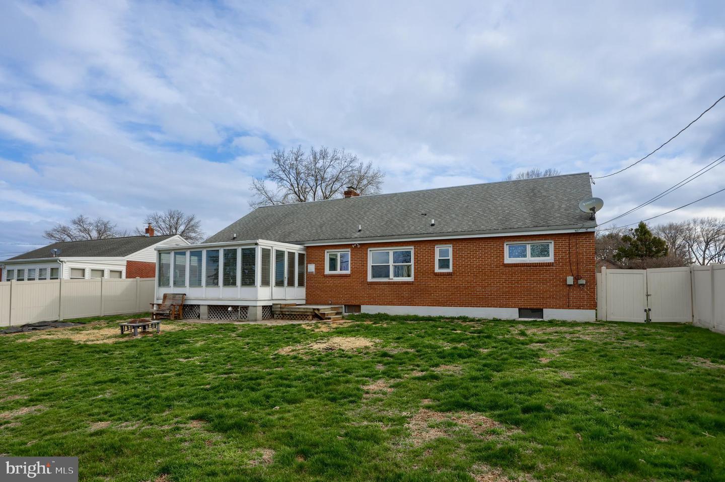 1232 Marie Ave Property Photo 3