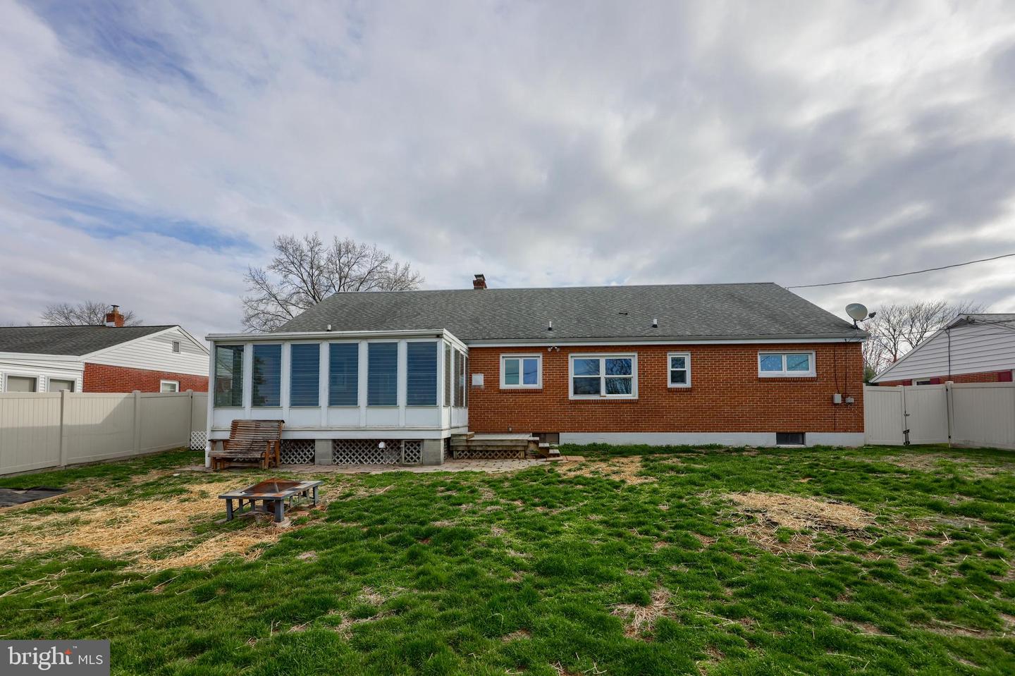 1232 Marie Ave Property Photo 4