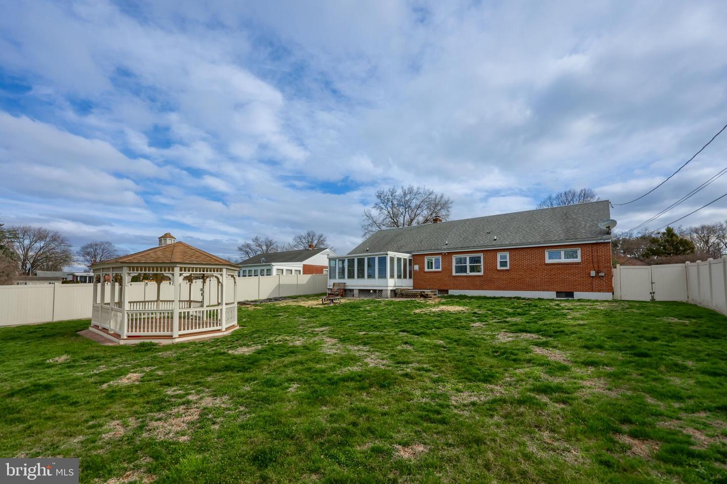 1232 Marie Ave Property Photo 6
