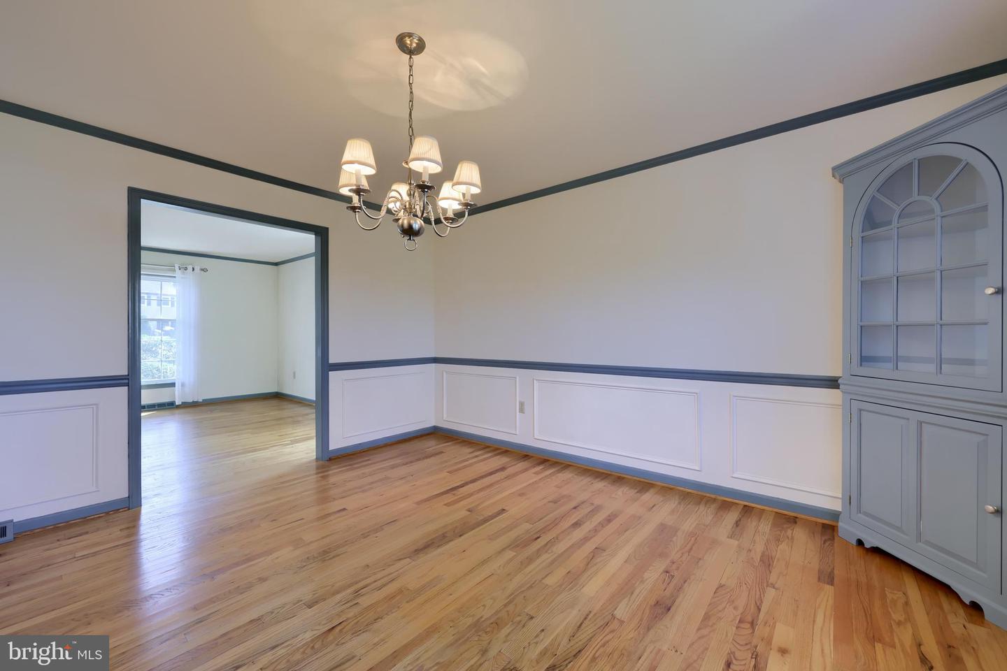 3061 Kings Ln Property Photo 10