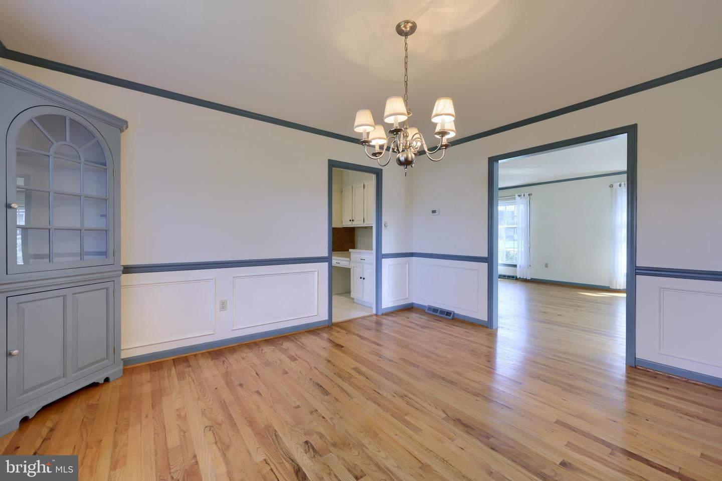 3061 Kings Ln Property Photo 11