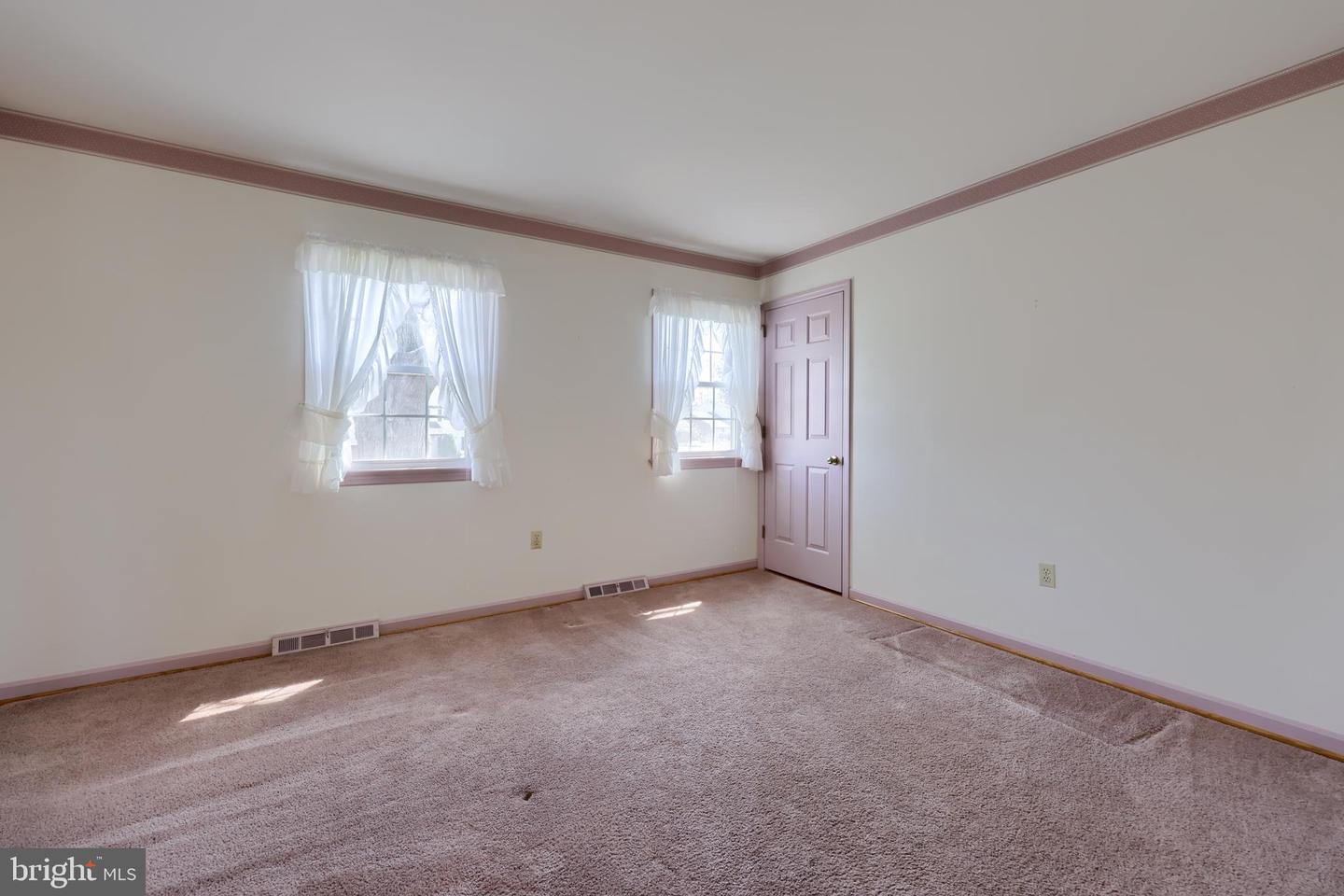 3061 Kings Ln Property Photo 38