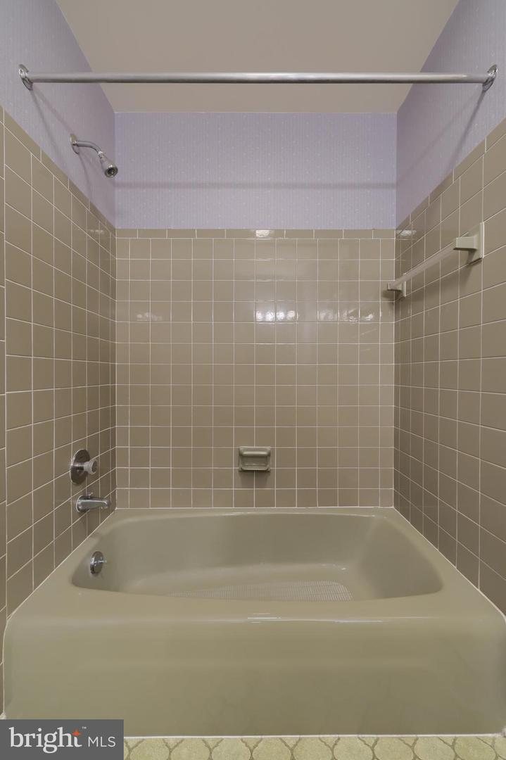 3061 Kings Ln Property Photo 42