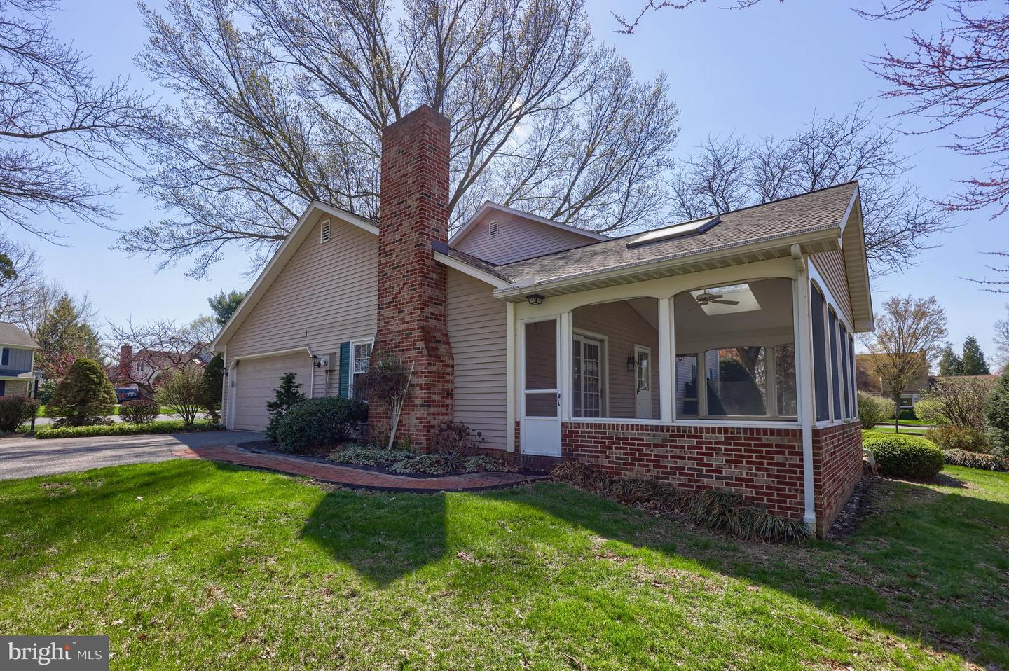 3061 Kings Ln Property Photo 48