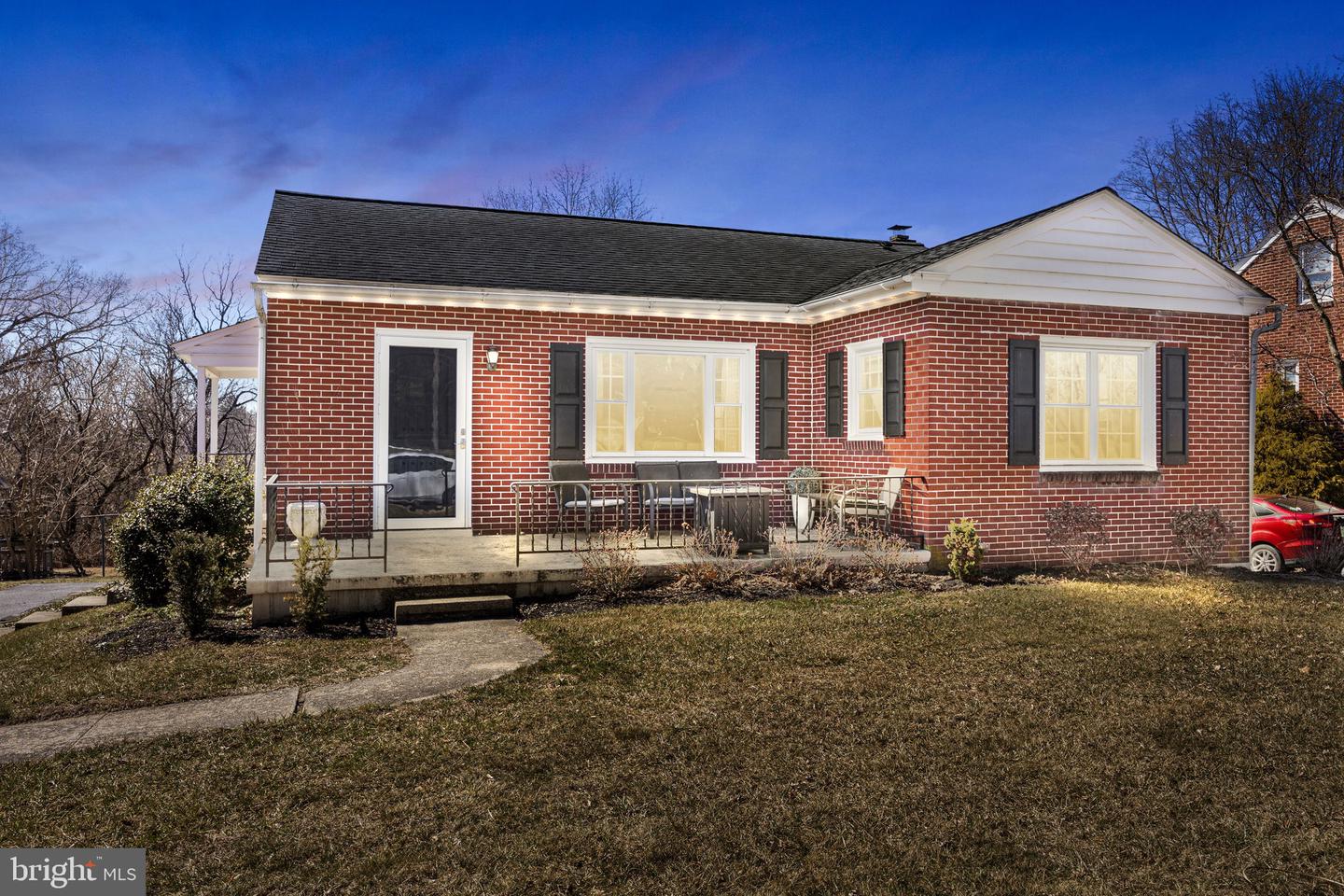 1218 Diamond St Property Photo