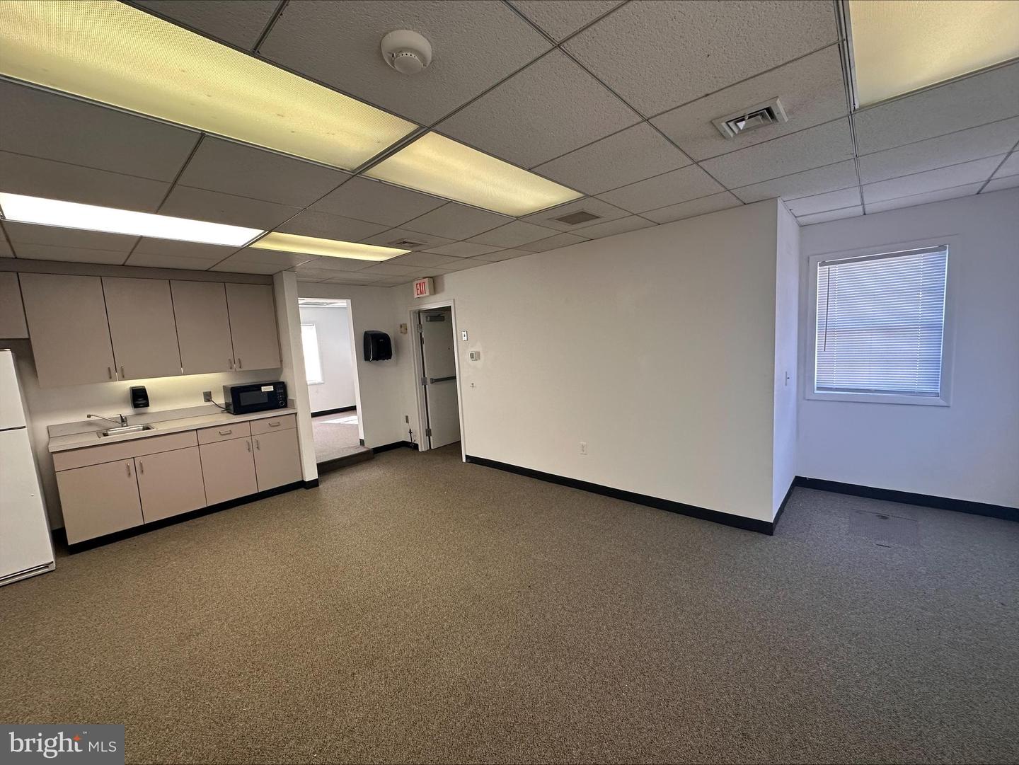 515 Leaman Ave #b Property Photo 6