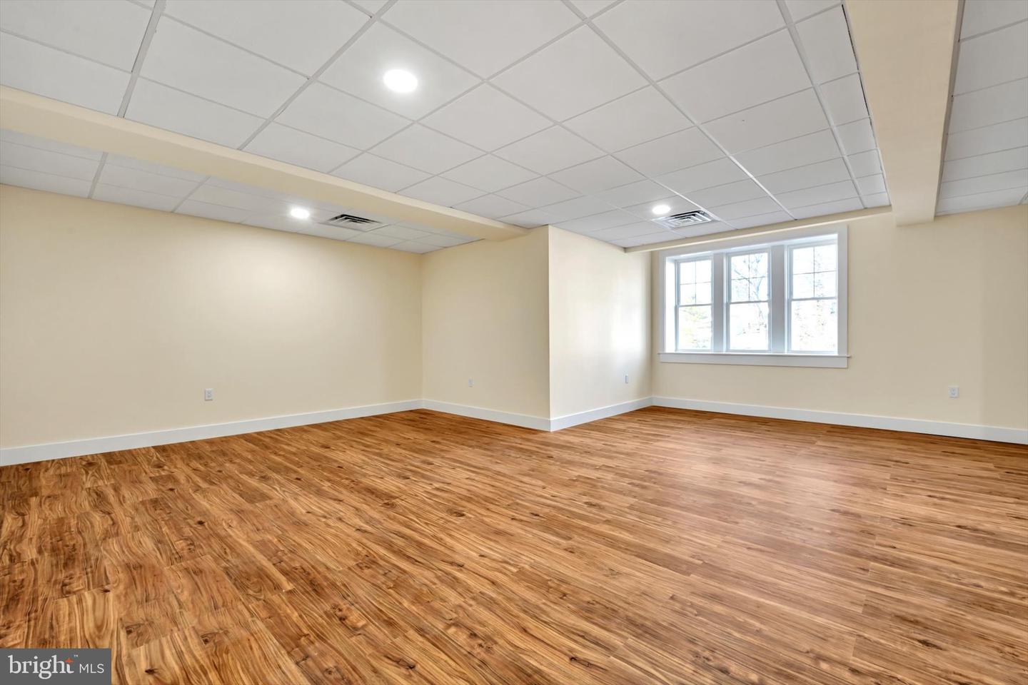 31 N Spruce St #201 Property Photo 3