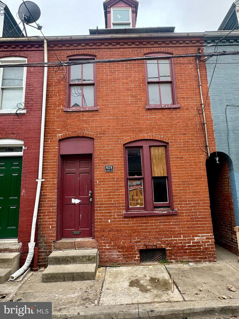 628 Lake St Property Photo