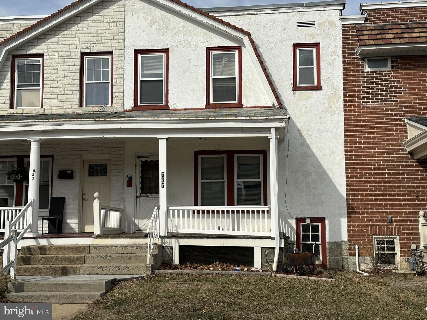 635 3rd St Property Photo