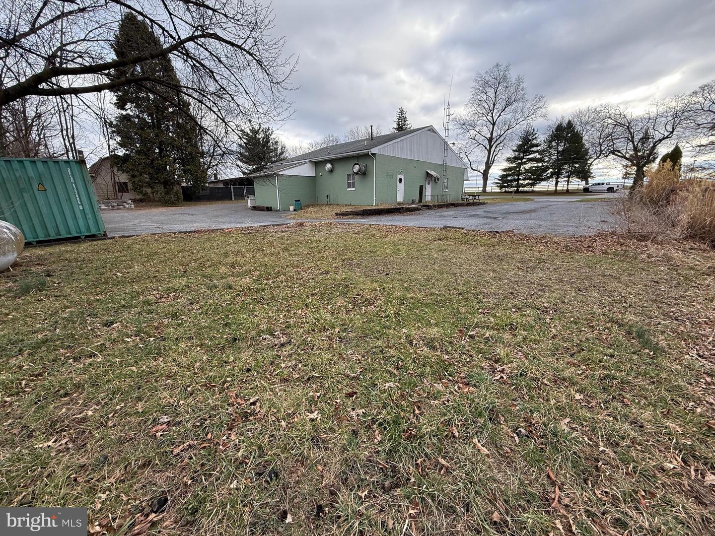 771 Green Tree Rd Property Photo 18