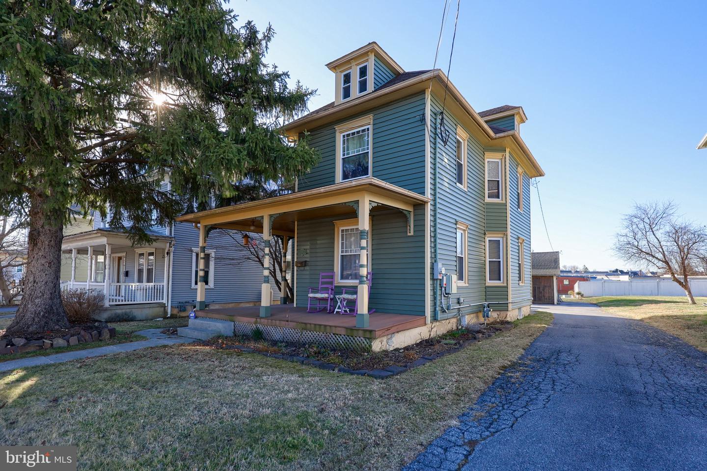 358 E Main St Property Photo
