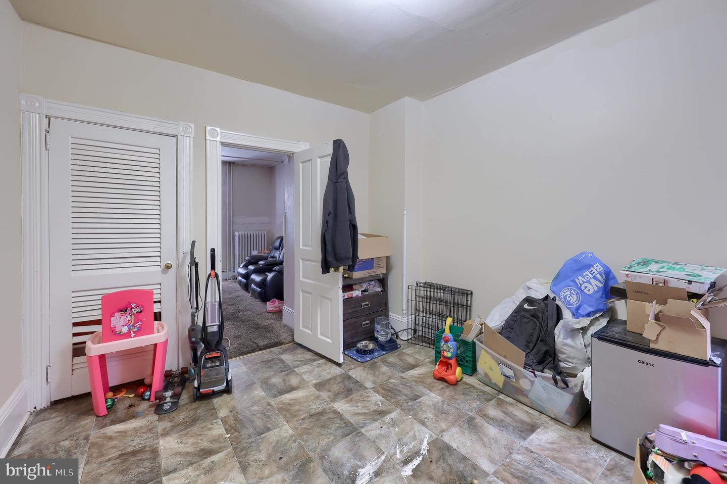 37 W James St Property Photo 22