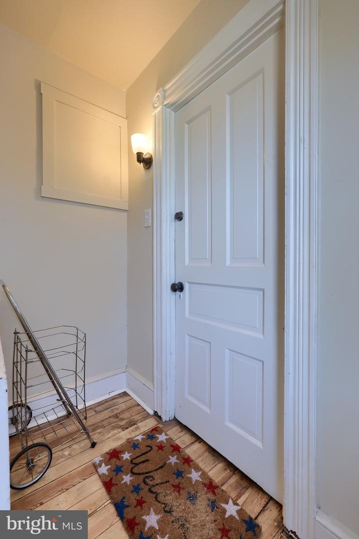 37 W James St Property Photo 29