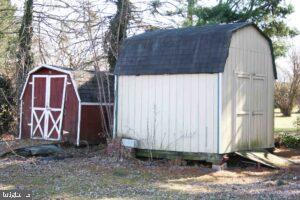 18 Hilltop Dr Property Photo 5
