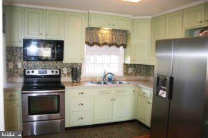 18 Hilltop Dr Property Photo 7