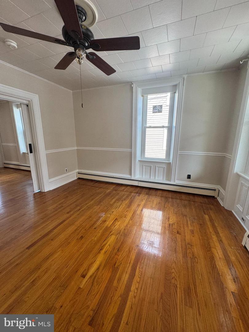 28 W Stiegel St #1 Property Photo 6