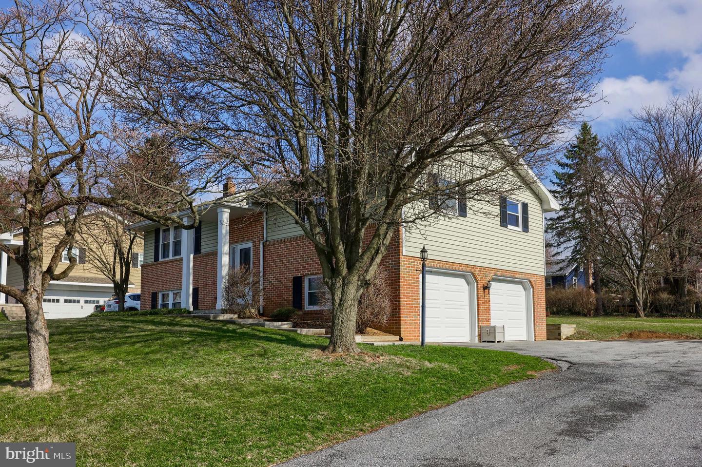 Akron Borough Real Estate Listings Main Image