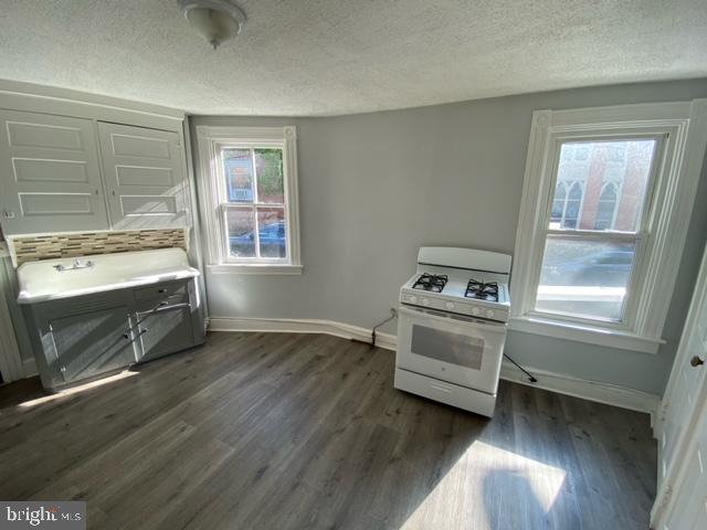 342-346 W King St Property Photo 31