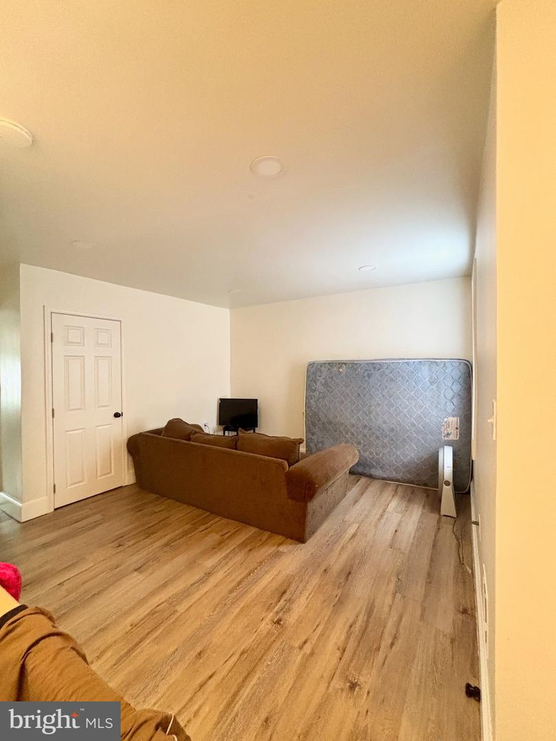 740 S Queen St Property Photo 21