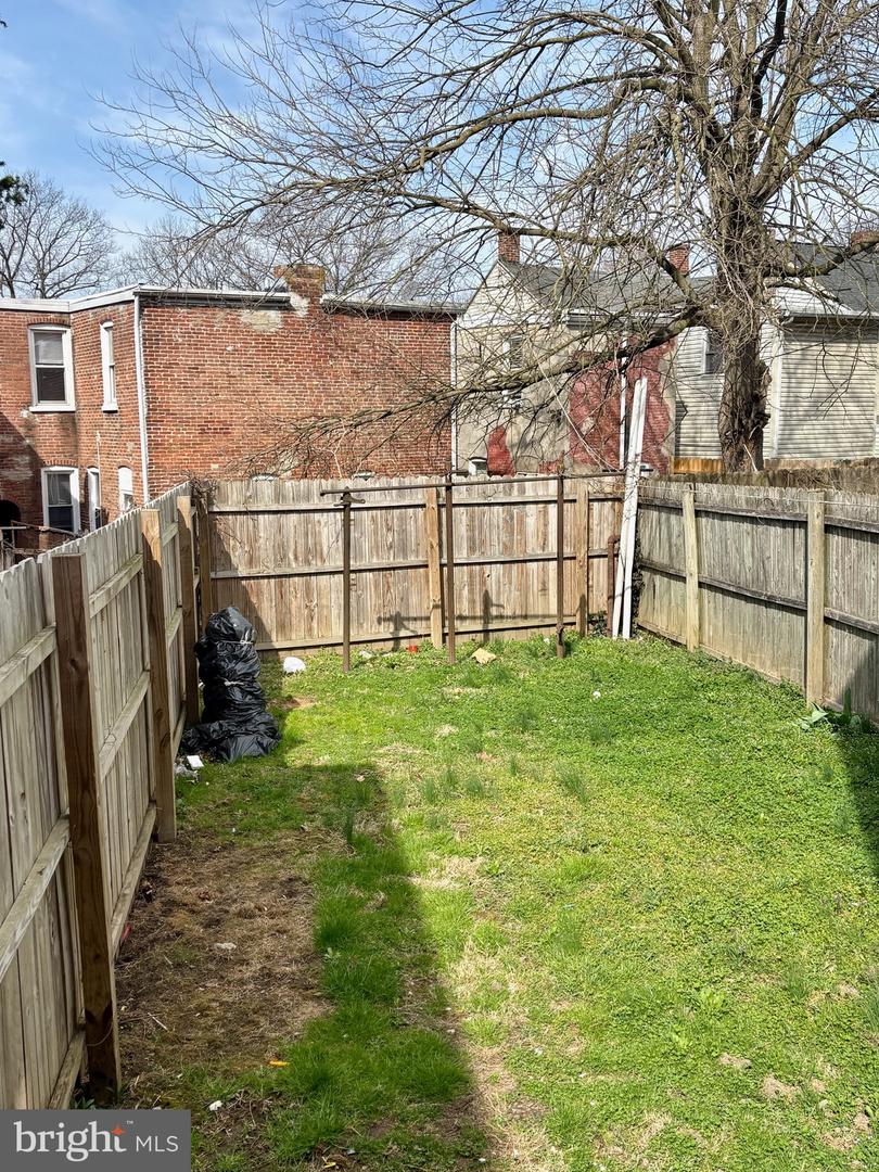 740 S Queen St Property Photo 31