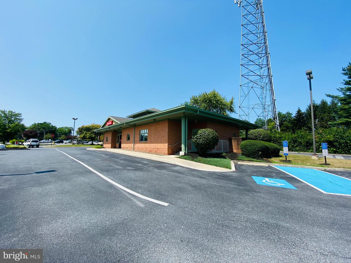 3060 Industry Dr Property Photo 3