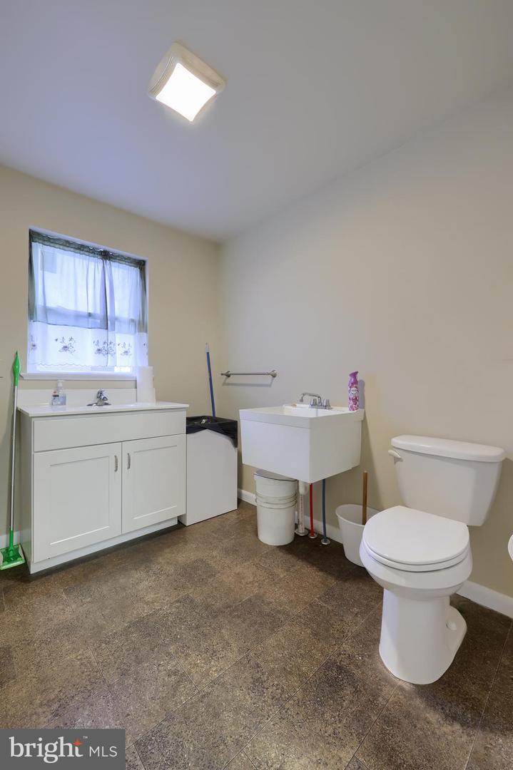 16 Graybill Rd Property Photo 14