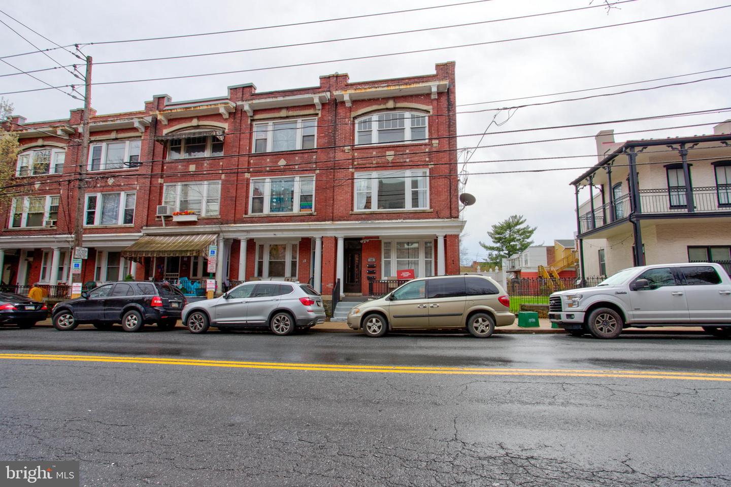 10 E James St Property Photo 2