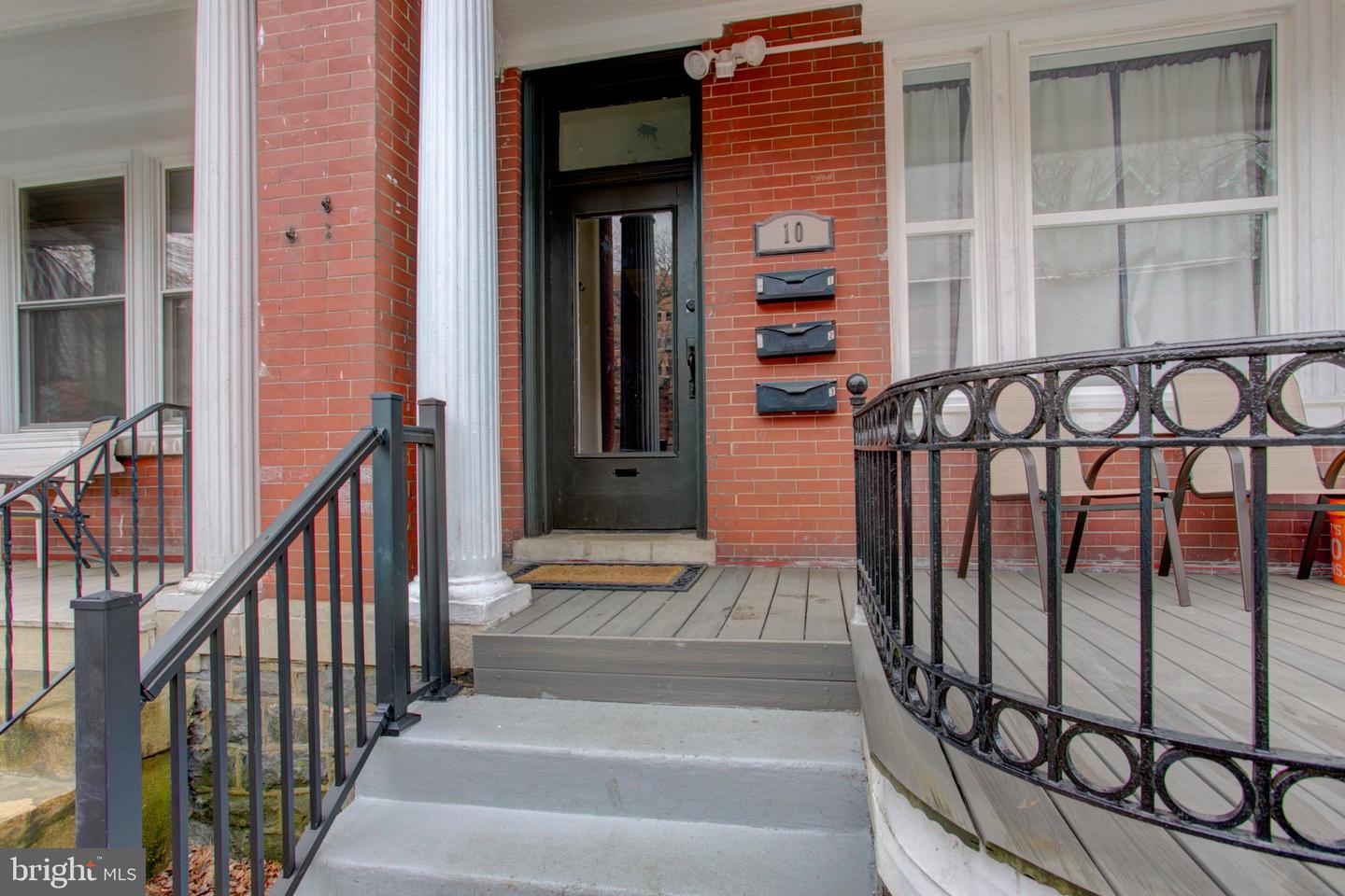 10 E James St Property Photo 9