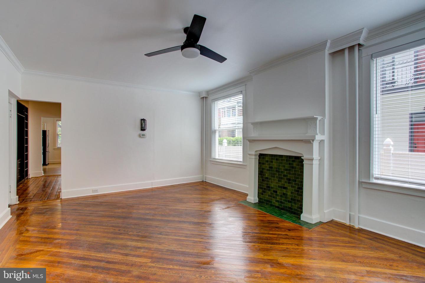10 E James St Property Photo 13