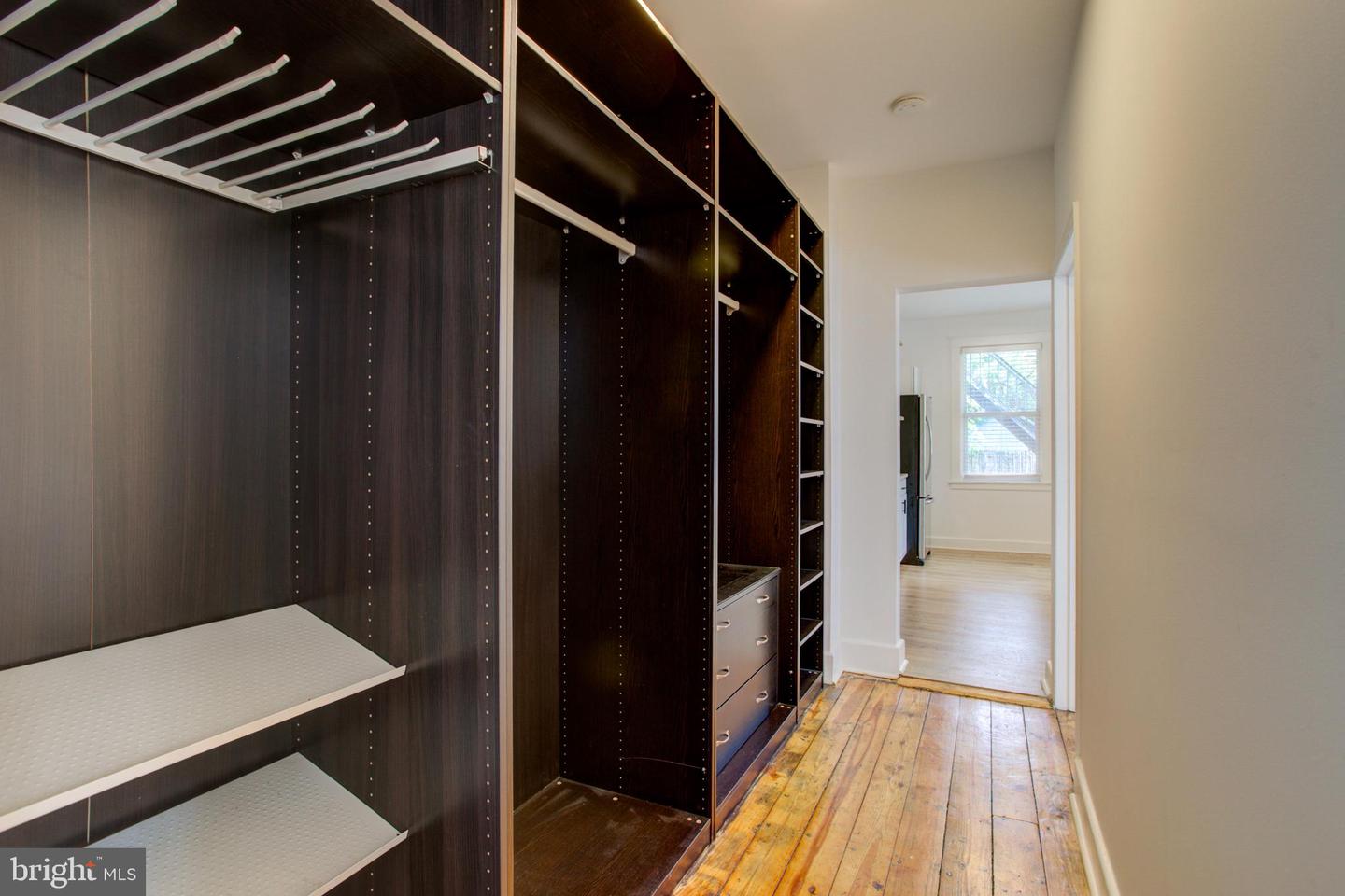 10 E James St Property Photo 23