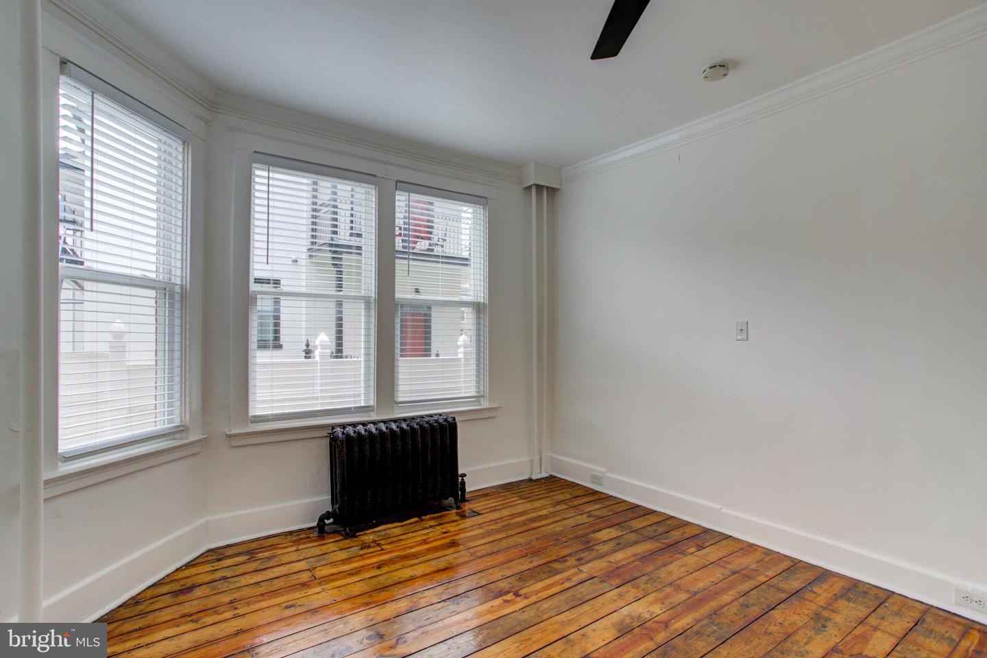 10 E James St Property Photo 25