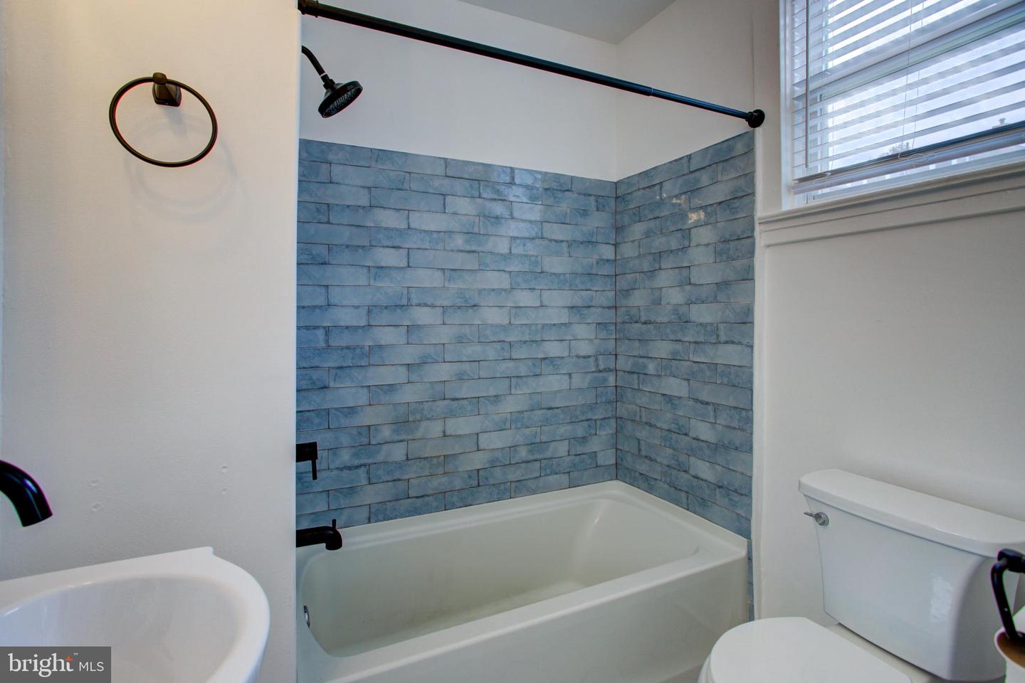 10 E James St Property Photo 26