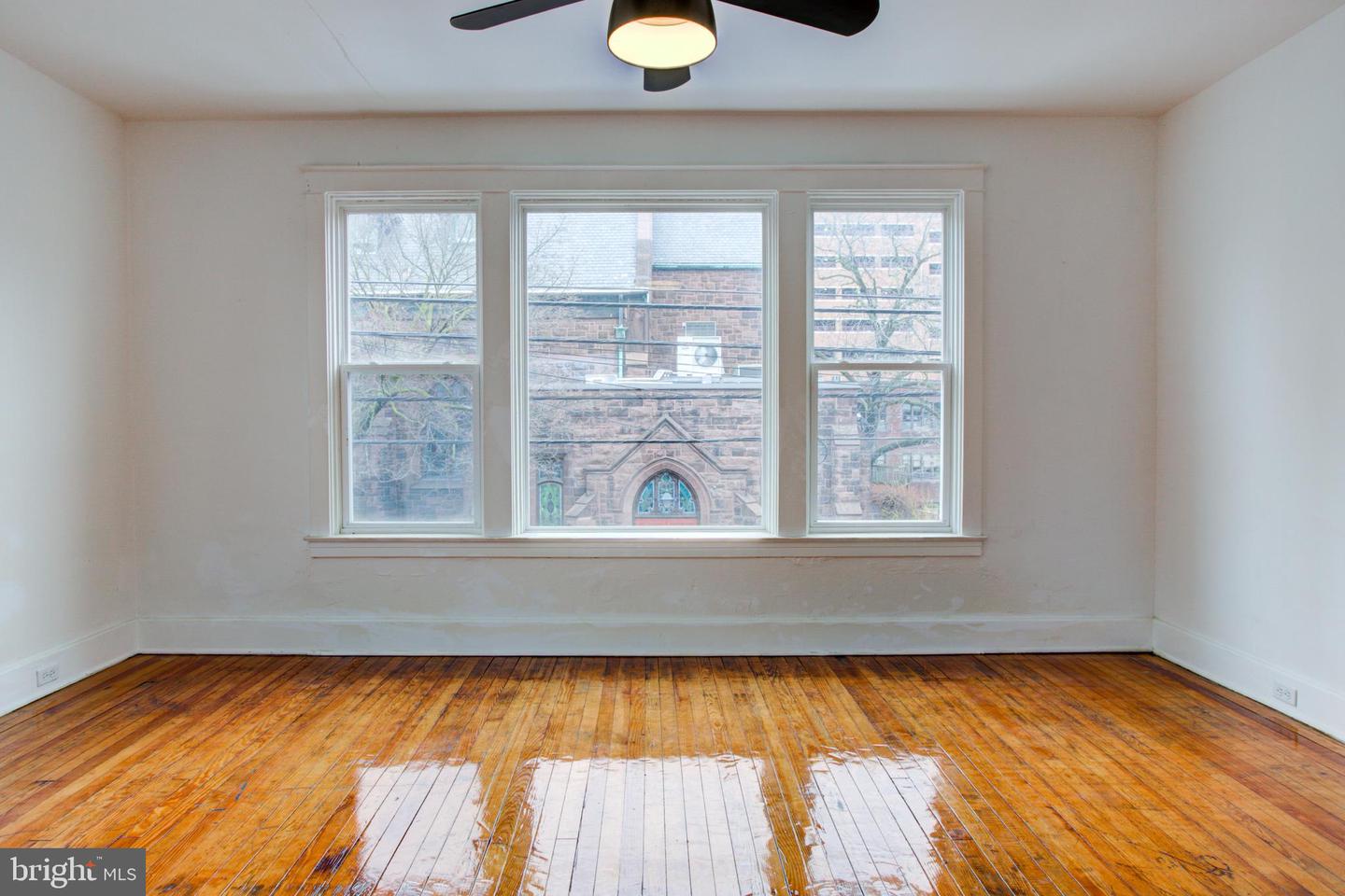 10 E James St Property Photo 28