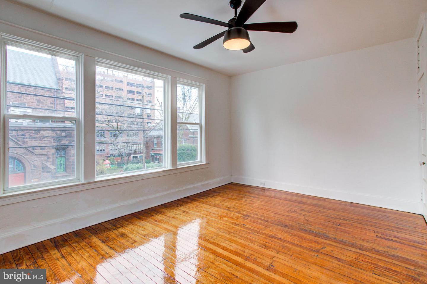 10 E James St Property Photo 31