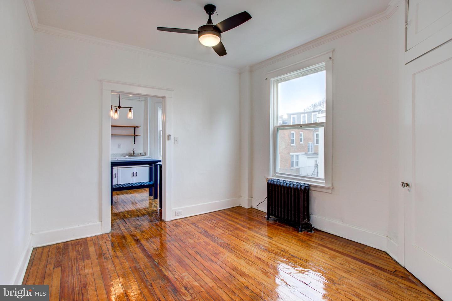 10 E James St Property Photo 32