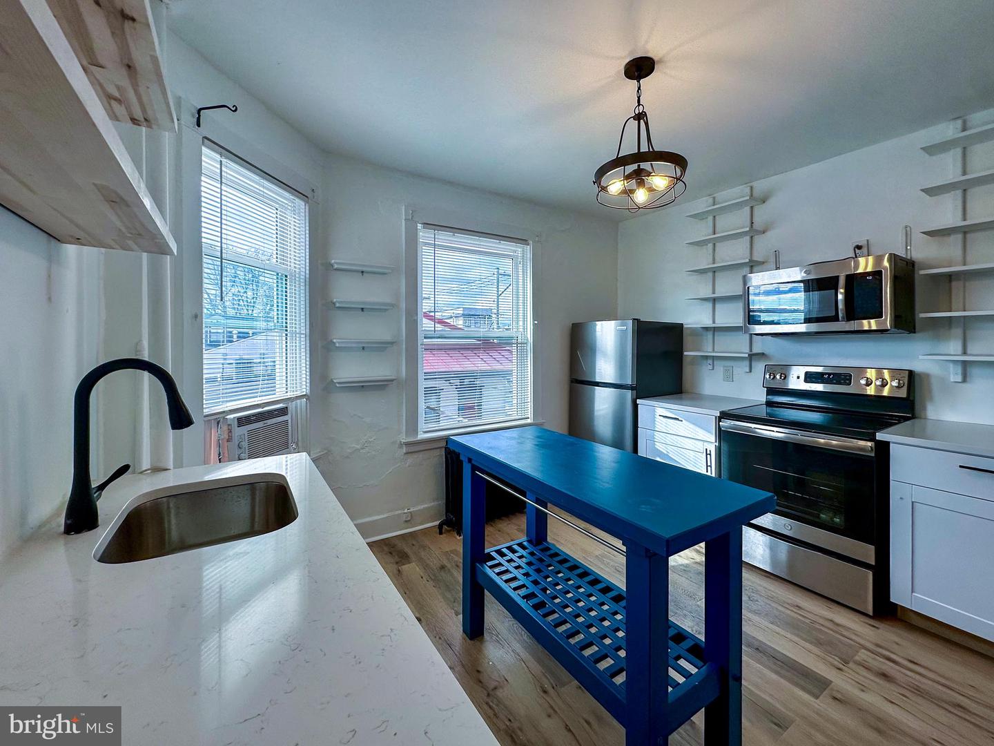 10 E James St Property Photo 34