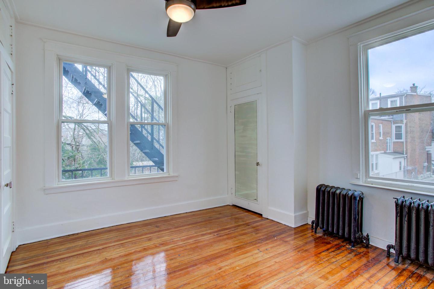 10 E James St Property Photo 41