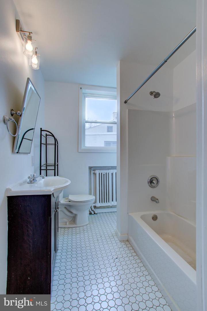 10 E James St Property Photo 45
