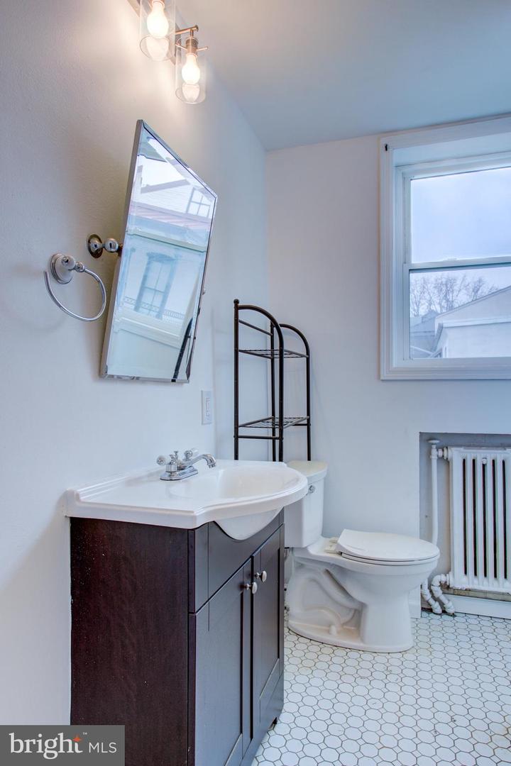 10 E James St Property Photo 47