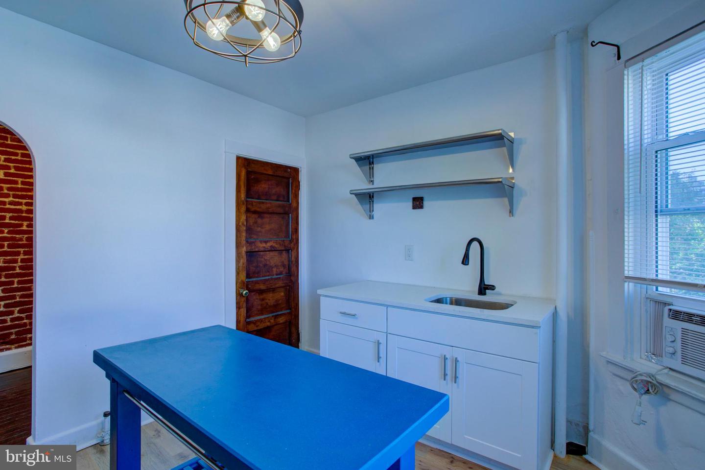 10 E James St Property Photo 56