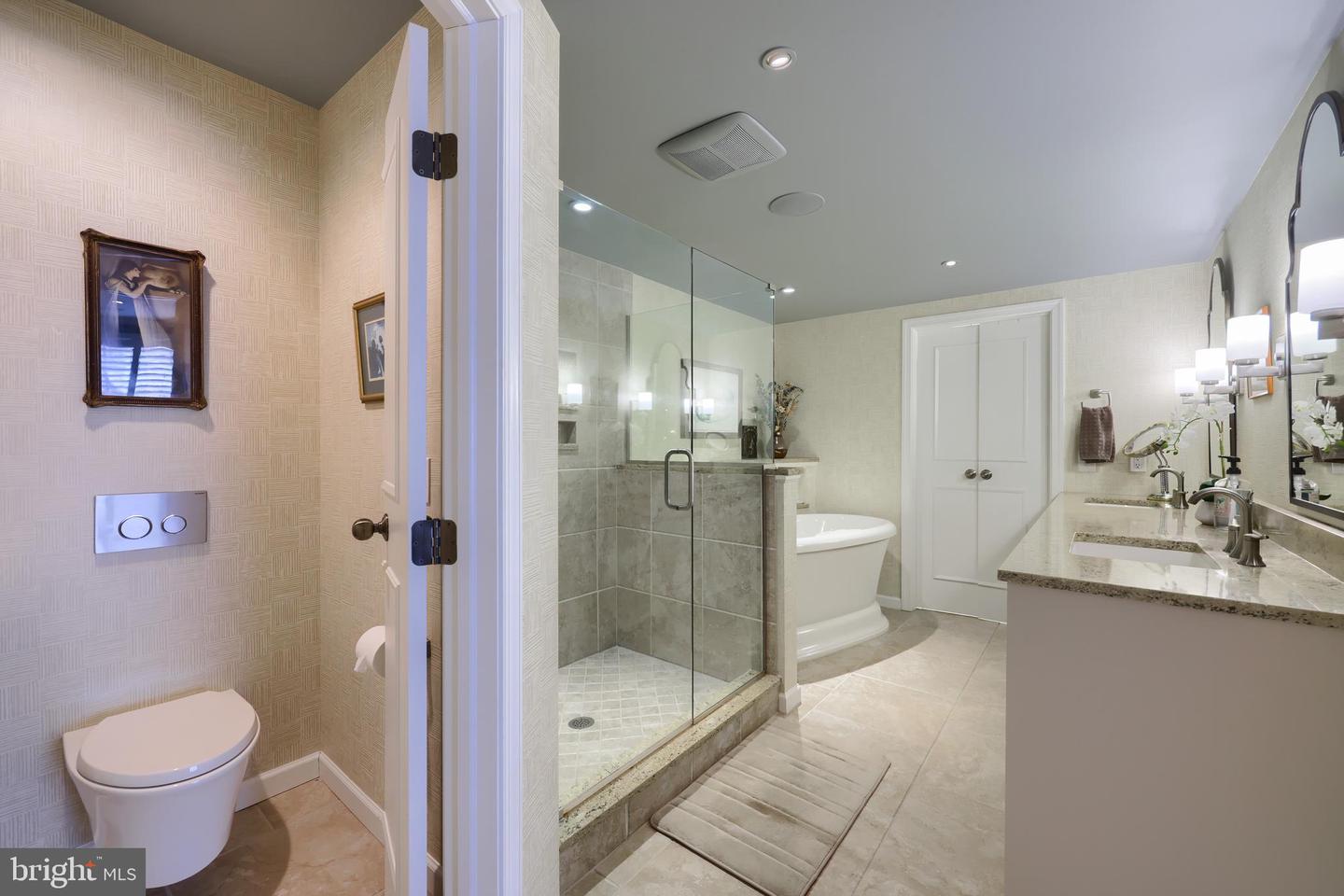 110 N Duke St #201 Property Photo 32