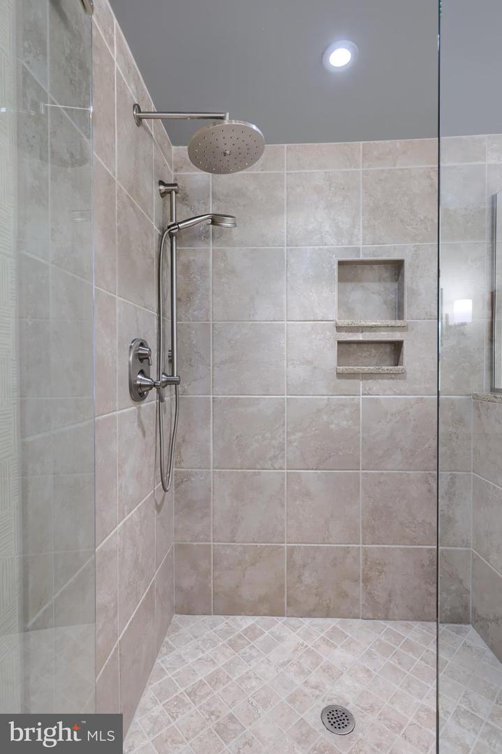 110 N Duke St #201 Property Photo 33