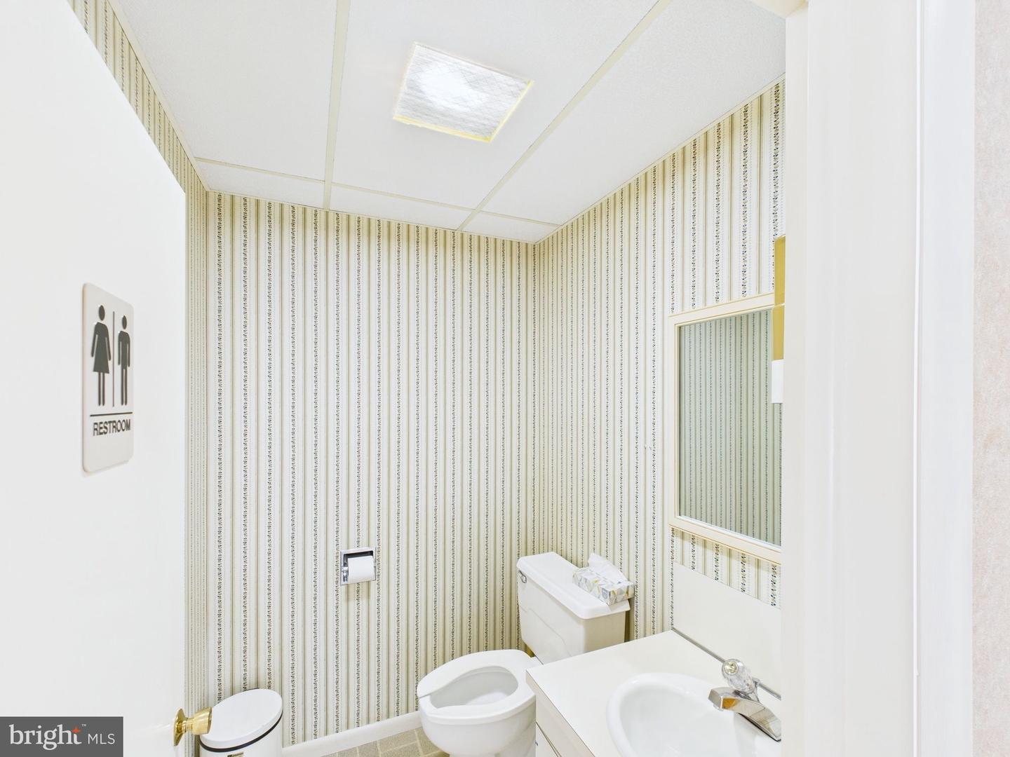 2 College Ave Property Photo 8